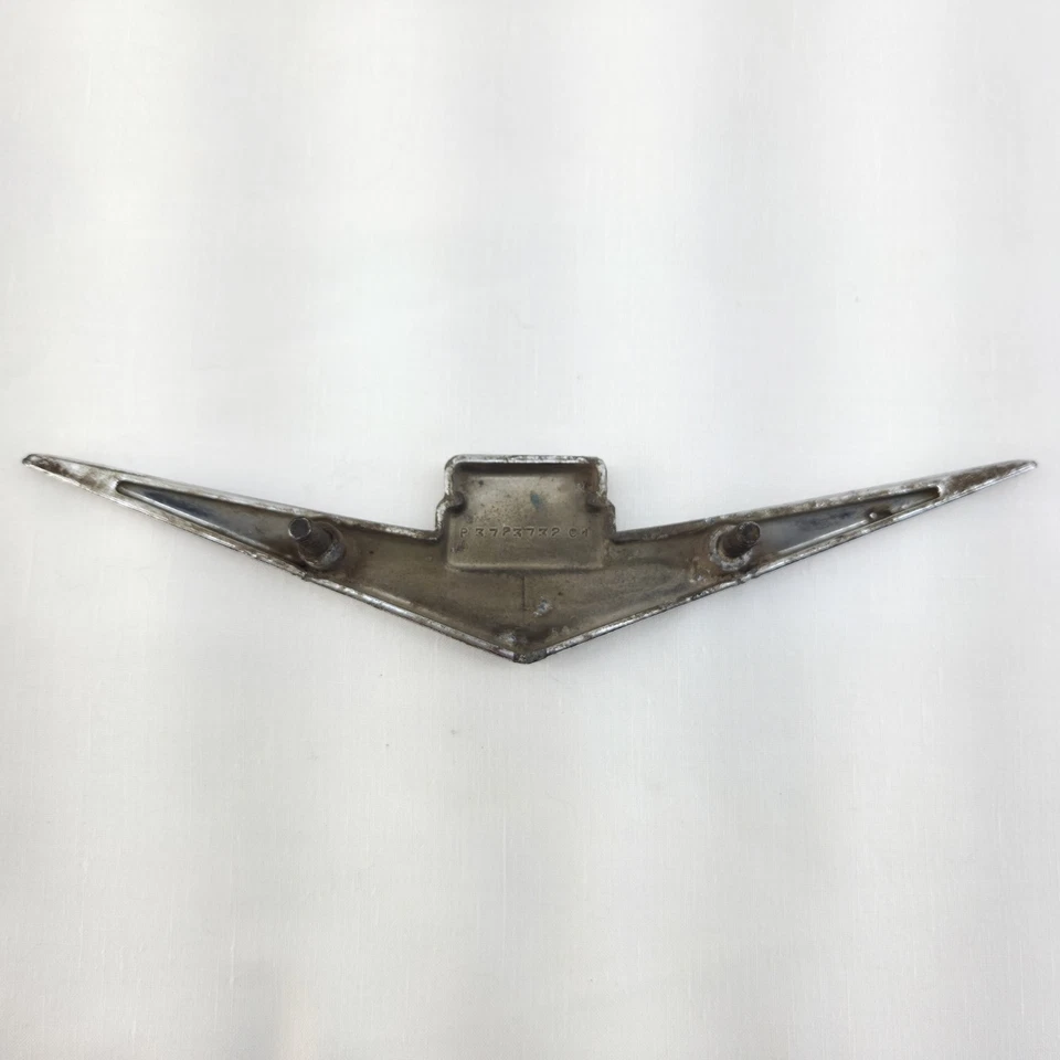 Chevrolet Truck 1955, 1956 V8 emblema guardabarros P3723732C1 Foto 2 de 4