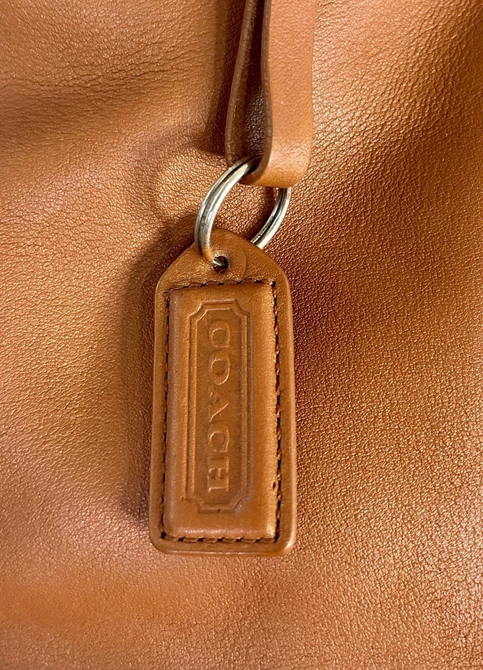 Bolso de Mano Coach de Cuero Marrón Claro 10.6" Bolso de Hombro Usado Foto 4 de 4