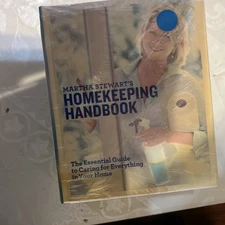 Martha Stewart's Homekeeping Handbook : The Essential Guide to Caring for...
