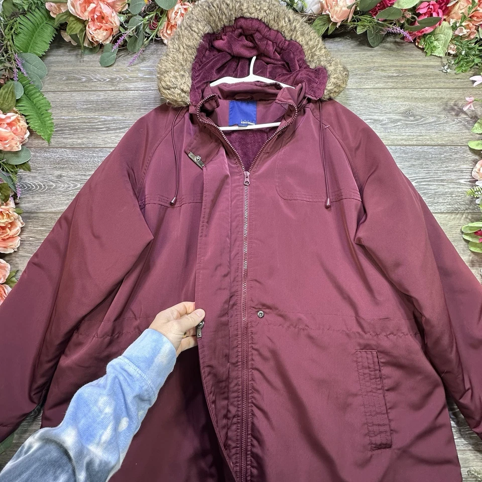 Women’s Plus Size 2X Winter Coat With Faux Fur Trim Full Zip Hooded Quilted Soft - Image 3 of 4