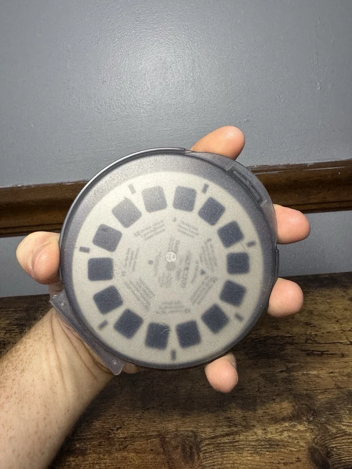 View-Master Star Wars Darth Vader Reel Container w/ 1 Reel - Image 2 of 3