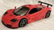 Kinsmart - 1:34 Scale Model 1995 McLaren F1 GTR Red (BBKT5411DR)