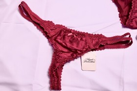 Agent Provocateur Tammi Red, 36C Bra, 2x Thongs & Brief Sz 4 & Suspender Sz. 2