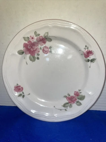 Beautiful Gibson Roseland 7.75” Salad / Bread Plate- Estate Find
