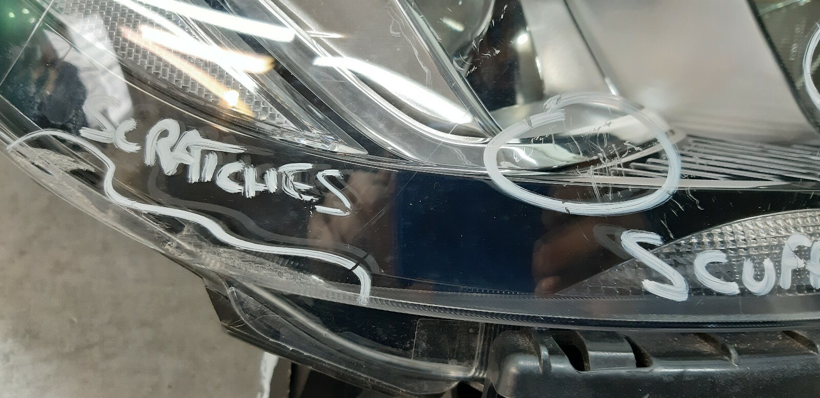 Ford Kuga Xenon Headlight Driver Side 2017-2019 90156408 Gv41 