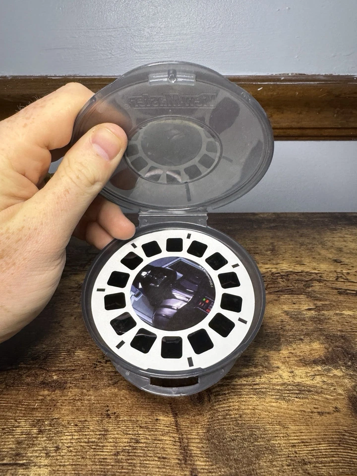 View-Master Star Wars Darth Vader Reel Container w/ 1 Reel - Image 3 of 3