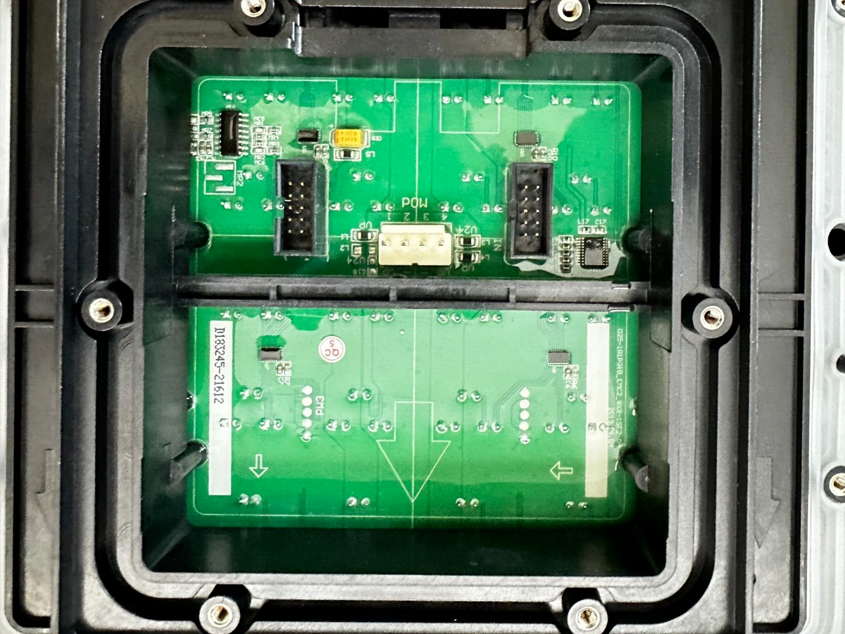NEW YAHAM OUTDOOR IP65 LED Video Wall MODULE YH-D25-S0 8X8x1 LED