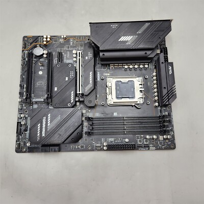 MSI MAG X670E Tomahawk WiFi Gaming Motherboard (AMD AM5, DDR5, PCIe 5.0, ATX)