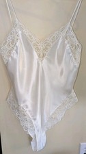Vtg Delicates Teddy, Bodysuit Sz M Ivory Wet Liquid Satin Shimmer w/ Lace
