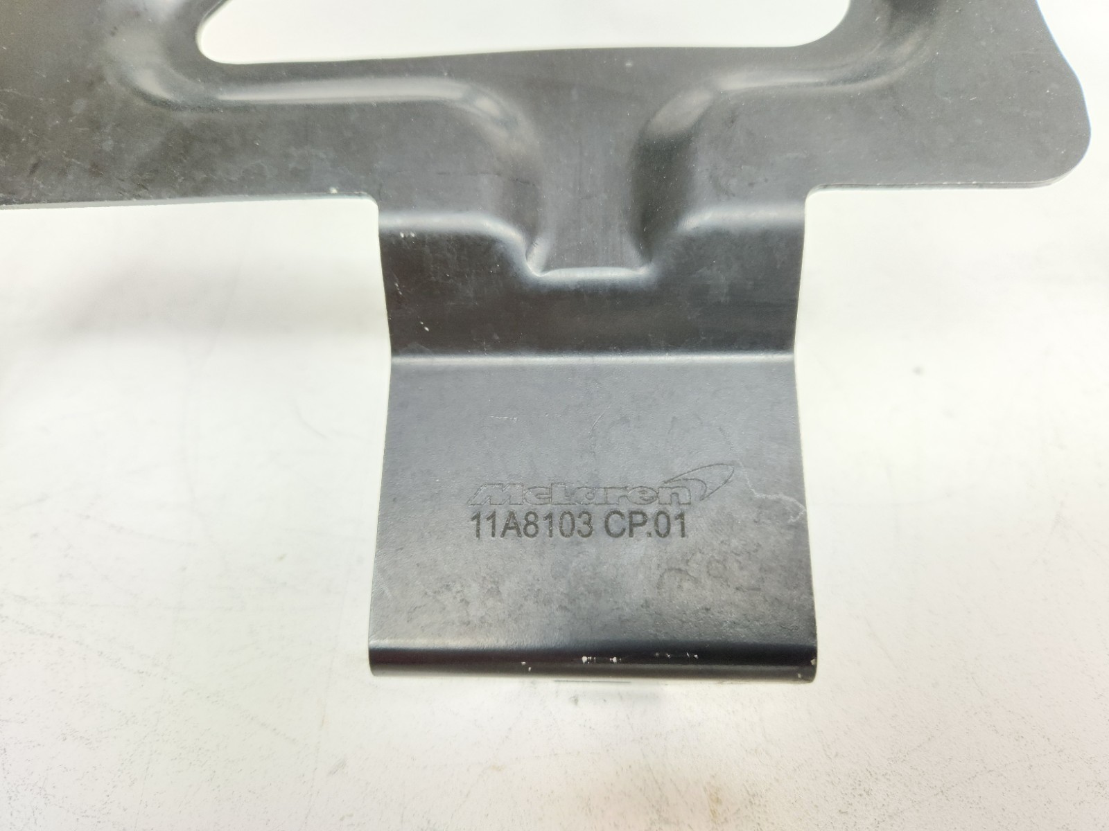 2015-2017 MCLAREN 675L REAR RIGHT SIDE QUARTER PANEL SUPPORT MOUNT BRACKET MOUNT