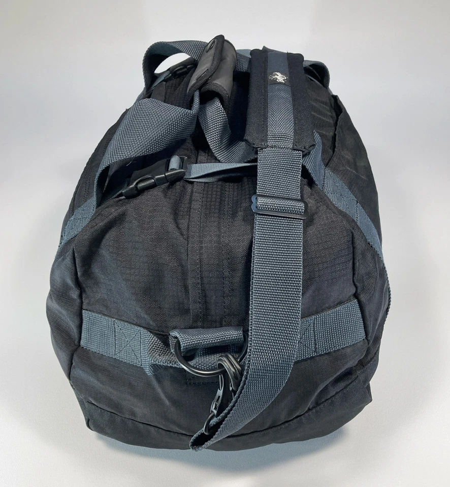 Bolsa de viaje Eagle Creek ES Cargo pequeña 30L 18x12x11" negra Foto 4 de 4