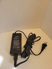 Rocketfish RF-AC9021 Universal Laptop Notebook Charger 90W Power Adapter NO TIPS