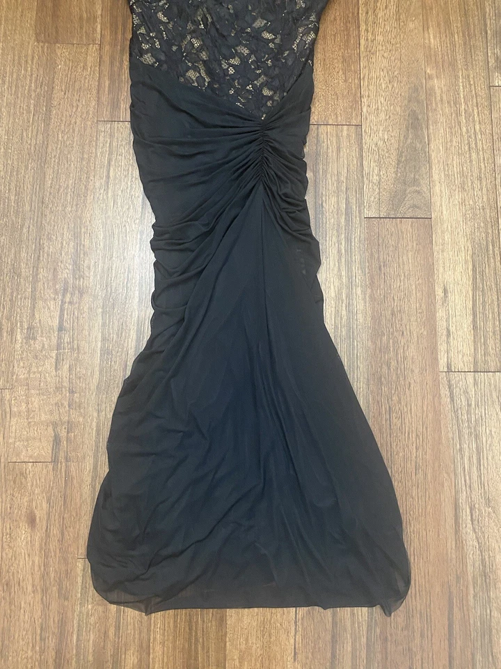 Vestido longo formal sereia feminino TADASHI SHOJI renda preto bege tamanho 10 - Imagem 4 de 4