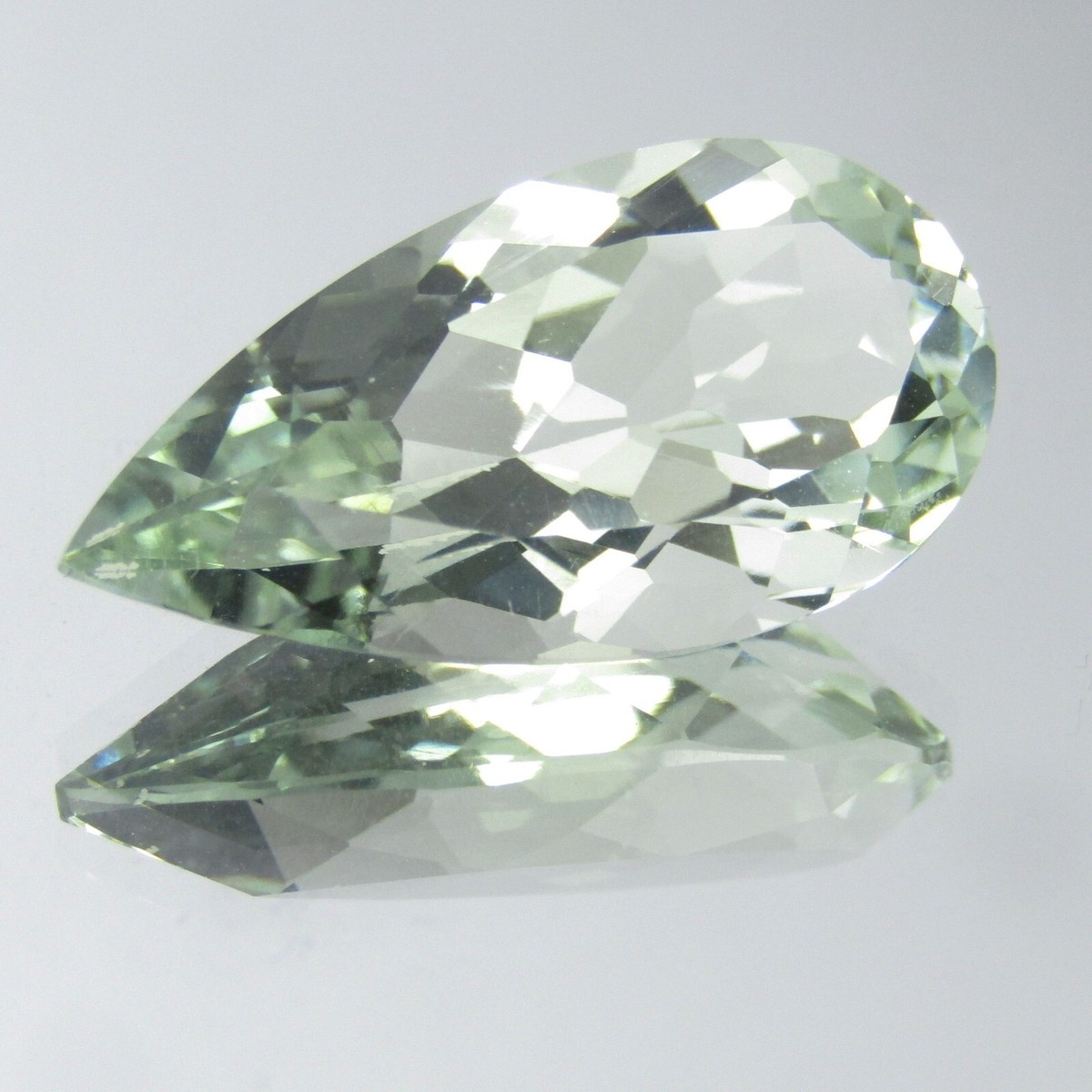 Amazing Natural Green Amethyst (Prasiolite) 17x9mm Pear