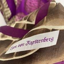 EGON VON FURSTENBERG CROCCO PURPLE SQUARE silk scarf 36/35 in  a28