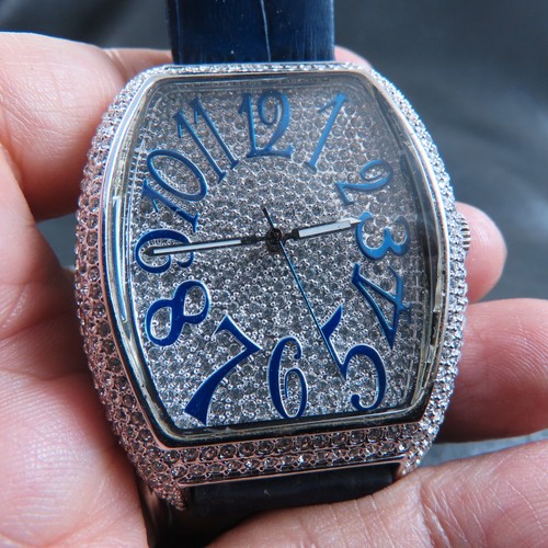 Shadowtoys Austria Crystal Quartz Men Watch