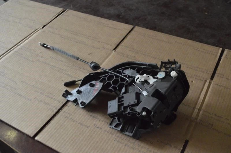 2005 2006 2007 2008 2009 2010 2011 VOLVO S40 ATUADOR DE TRAVA DE PORTA TRASEIRA DIREITA - Imagem 2 de 4