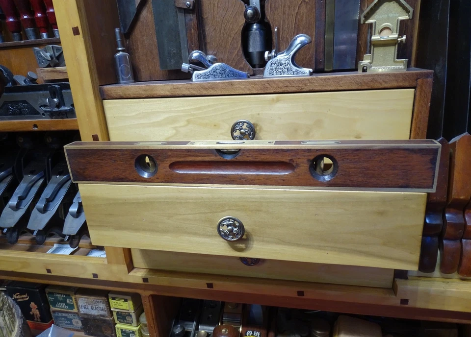 Stanley V Logo 18" No. 1193 Level & Double Plumb Mahogany Fully Brass Bound - Image 2 of 4