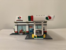 RETIRED LEGO City 60132 Service Station 2-in-1 Set 100% Complete Manual Box VGUC