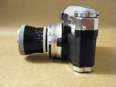 Zeiss Ikon Contaflex wit a lens Carl Zeiss Pro - Tessar