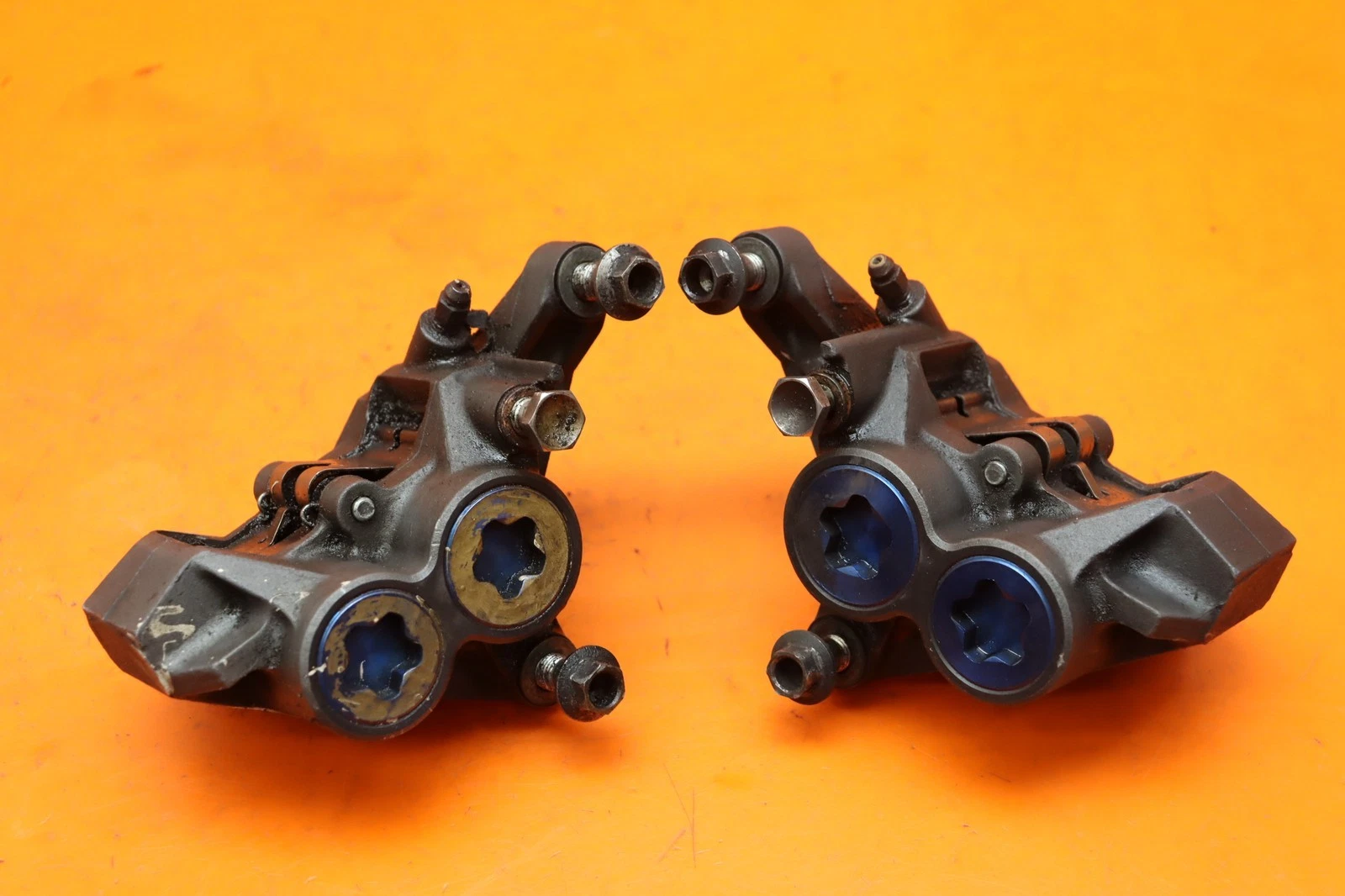 03-04 YAMAHA YZF R6 06-08 R6S OEM RIGHT LEFT FRONT BRAKE CALIPER SET CALIPERS