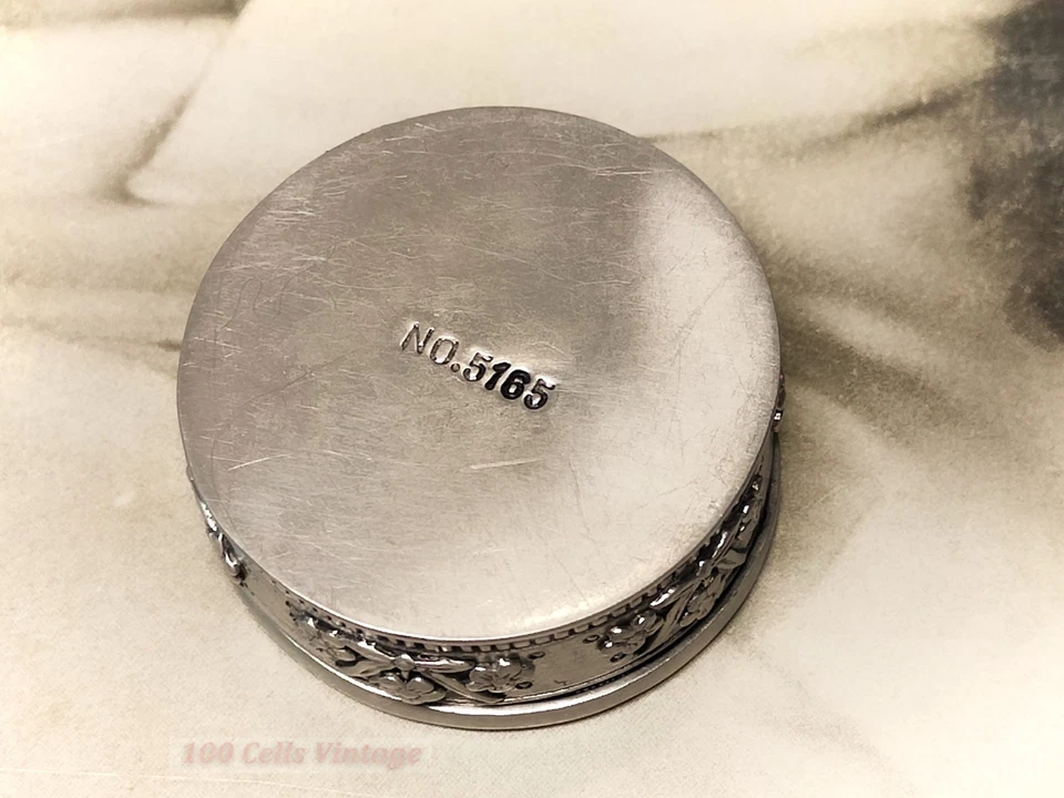 Pewter and abalone-3.5cm-vintage pill box-1m - Image 4 of 4