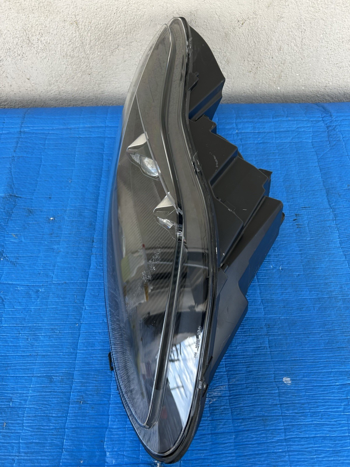 2017-2021 ASTON MARTIN DB11 RIGHT PASSENGER SIDE HEADLIGHT LED OEM