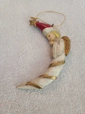 VTG RUSTIC CRESENT MOON SHAPED PRAYING ANGEL CHRISTMAS ORNAMENT