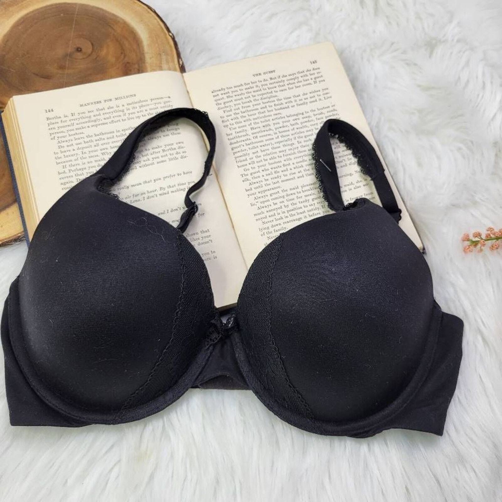 Victoria's Secret Women Lace Accents Padded Push-Up Bra Black Size 32DD
