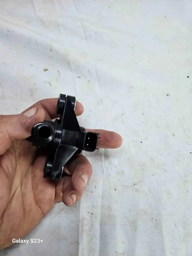 Válvula de purga de bote EcoBoost Ford Mustang F150 Explorer AU5Z9C915B Foto 3 de 3