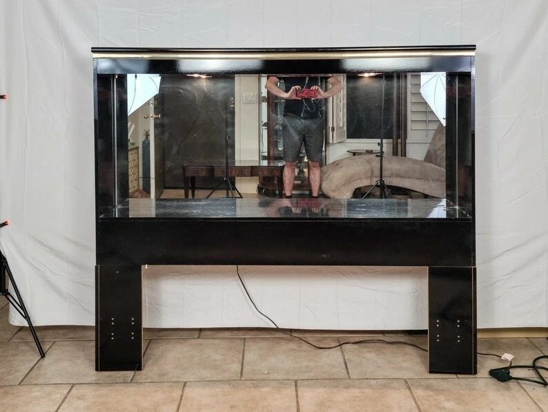 De colección. Juego de dormitorio Queen de 5 piezas, espejo frontal ahumado, laca negra y latón Foto 3 de 4