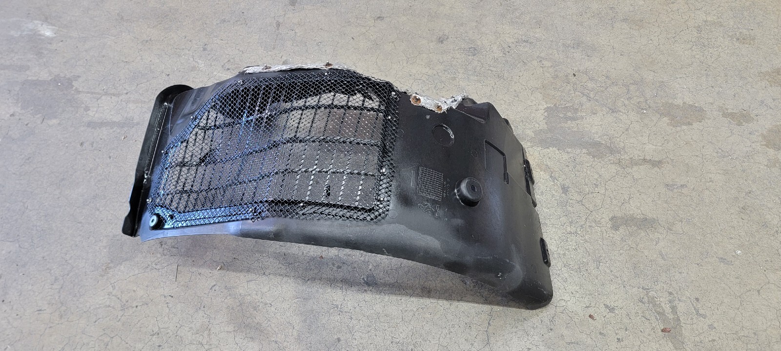 FERRARI 488 REAR LEFT DRIVER SIDE WHEEL LINER OEM 87495000 87494900
