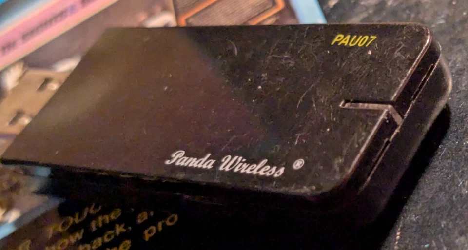 N600 Dual Band (2.4GHz & 5.0GHz) 300Mbps Wireless N USB Adapter w/WPS Button - Image 4 of 4