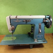 Montgomery ward 7 Jewel automatic Zigzag Sewing Machine Made in Japan TESTED WRX