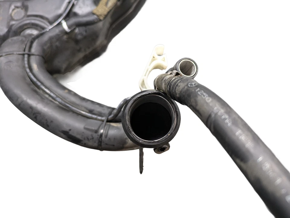 2004 - 2006 Mercedes-benz C230 OEM conjunto de reservatório de tanque de combustível gasolina - Imagem 2 de 4