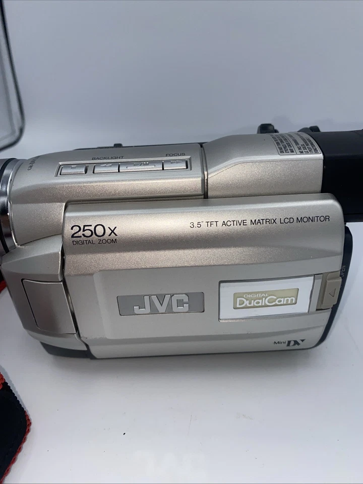 JVC GR-DVL805U Camcorder - Silver WORKS, COMES WITH BATTERY CHARGER 110/12 Volt - Image 3 of 4