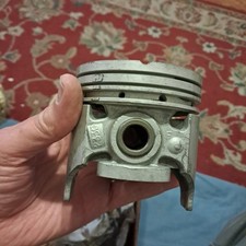 195556 Chevy 265 Engine Pistons