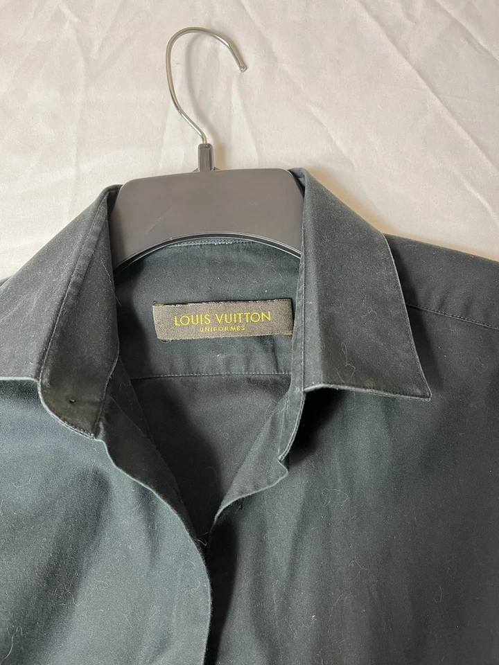 Camisa Louis Vuitton Uniformes Negra Manga Larga Talla Mediana Foto 4 de 4