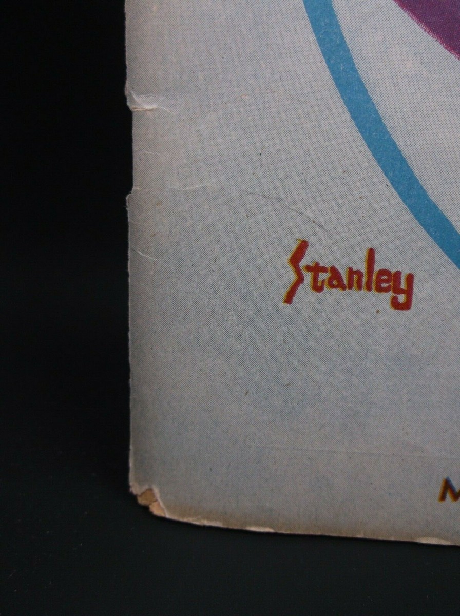 A quantity of vintage Ring boxing magazines