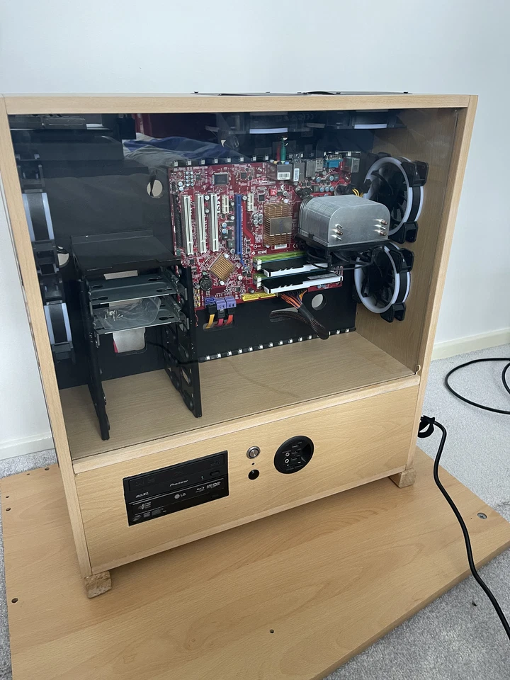 Wall mounted custom made Wooden PC case (ATX) - Image 4 of 4
