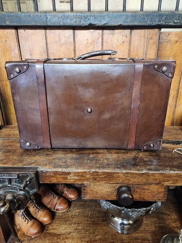 ANTIQUE Travel Trunk, Vintage Leather Chest - Car Luggage, Coffee Table. - Picture 9 of 13