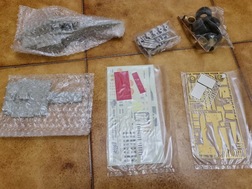 BBR PROJECT 20 - PR03 - FERRARI F310B 1997 KIT IN RESINA 1/20 CON METAL PARTS - Immagine 3 di 4