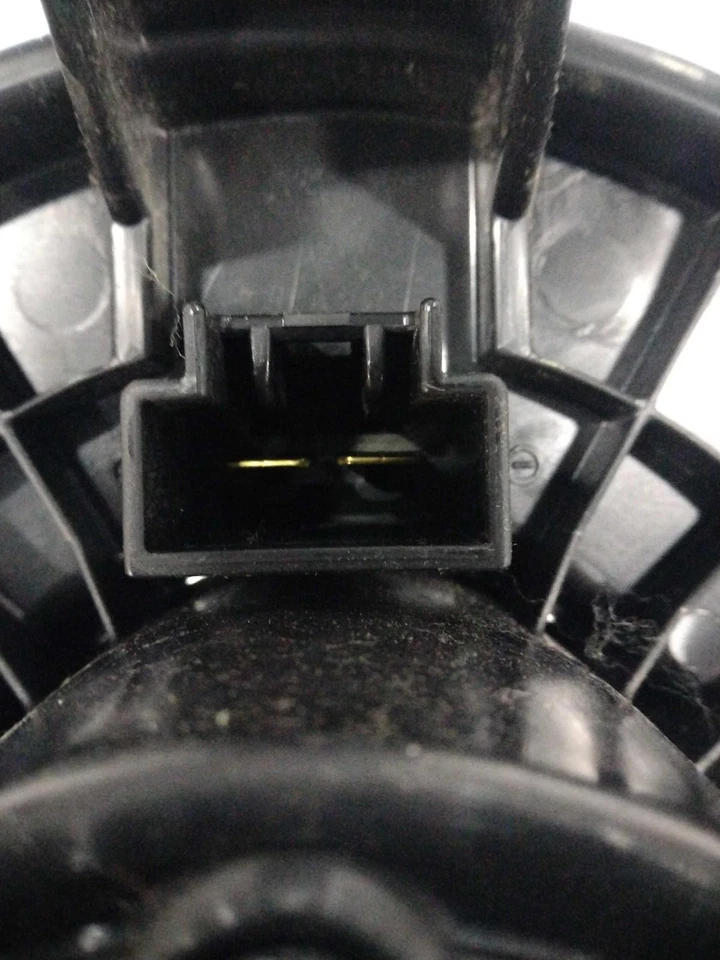 Motor soplador de climatización delantero usado se adapta a: Mazda CX-9 2015 delantero grado A Foto 2 de 4