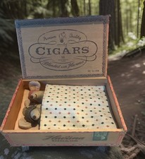 Maileg Mum Dad In Cigar Box Mouse In Bed UIEC