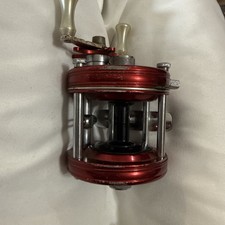 Moulinet De Pêche Abu Garcia Ambassadeur 5000 - Rouge Et Or, Avec étui - Occasion Comme Neuf
