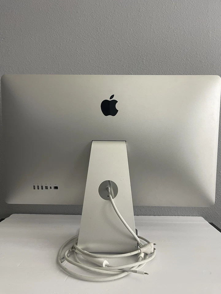 Apple Thunderbolt Display 27" A1407, also includes Apple Thunderbolt 3 (USB-C) - Image 2 of 4