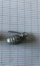 1 GRENADE ACTION JOE  PAQUETAGE POUR OPERATIONS SPECIALES 1975 IND PAWTUCKET