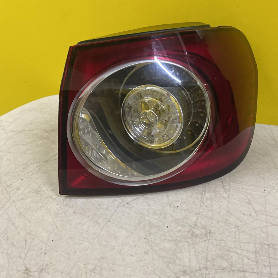 2005-2009 VW GOLF PLUS MK5 REAR RIGHT DRIVER OUTER TAIL LIGHT 5M0945096 M - Image 2 of 4