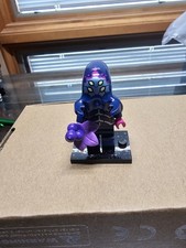 Alien Beetlezoid from LEGO Minifigures Series 26 Space 71046 .