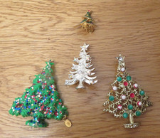 Lot of 4 Vntg Christmas Tree Pins Broches Holiday Festive Women Costume Jewelry
